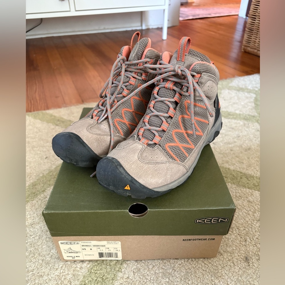 KEEN Women's Verdi II Mid Waterproof Hiking Outdoor Ankle Boot Size 8
